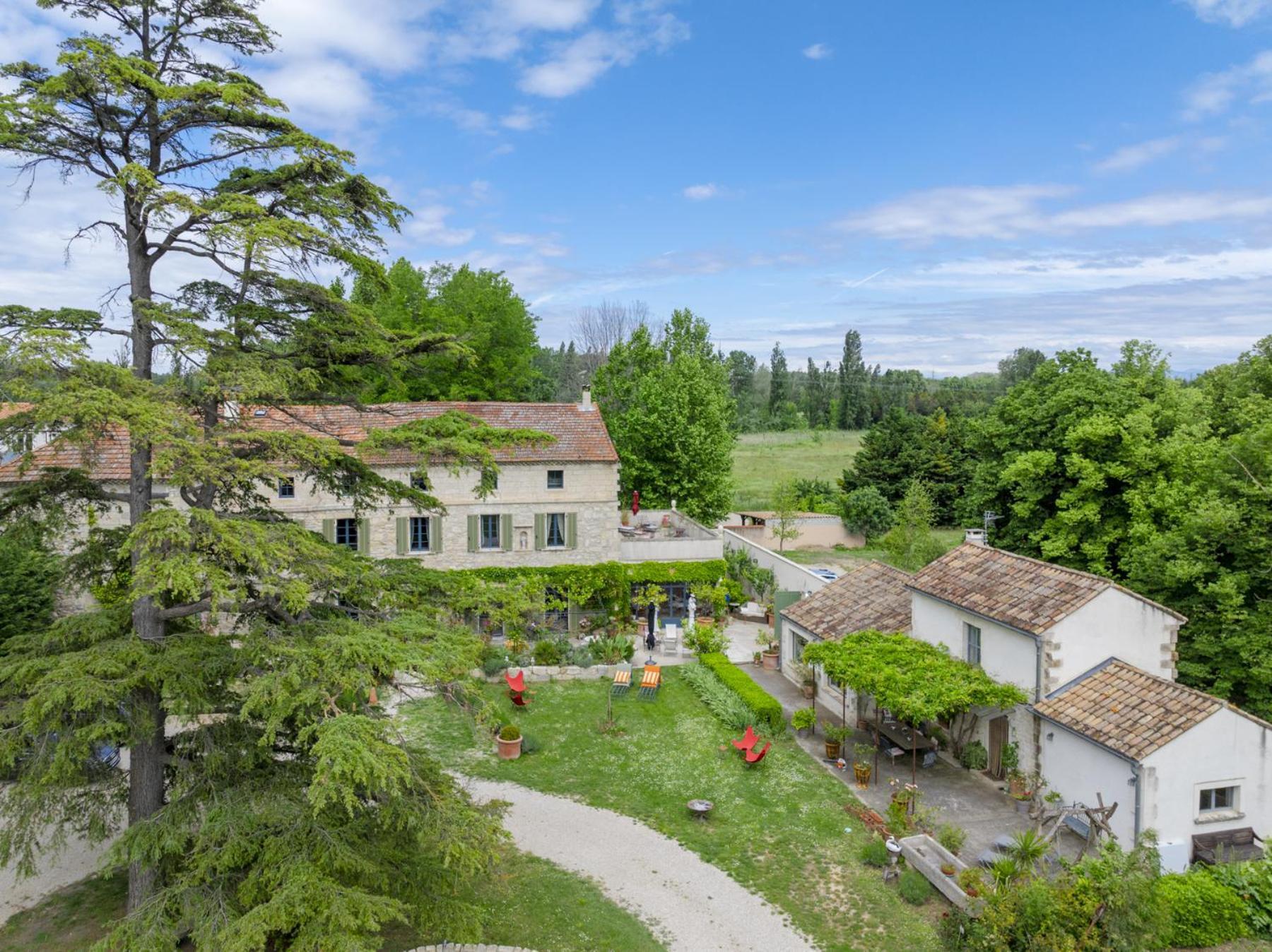 Bastide De Bellegarde 2*